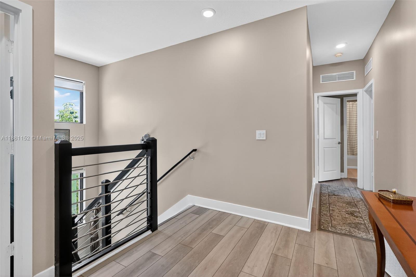 DOWNTOWN DORAL SOUTH PHAS - Residential