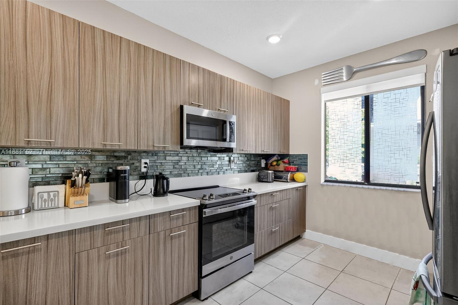 DOWNTOWN DORAL SOUTH PHAS - Residential