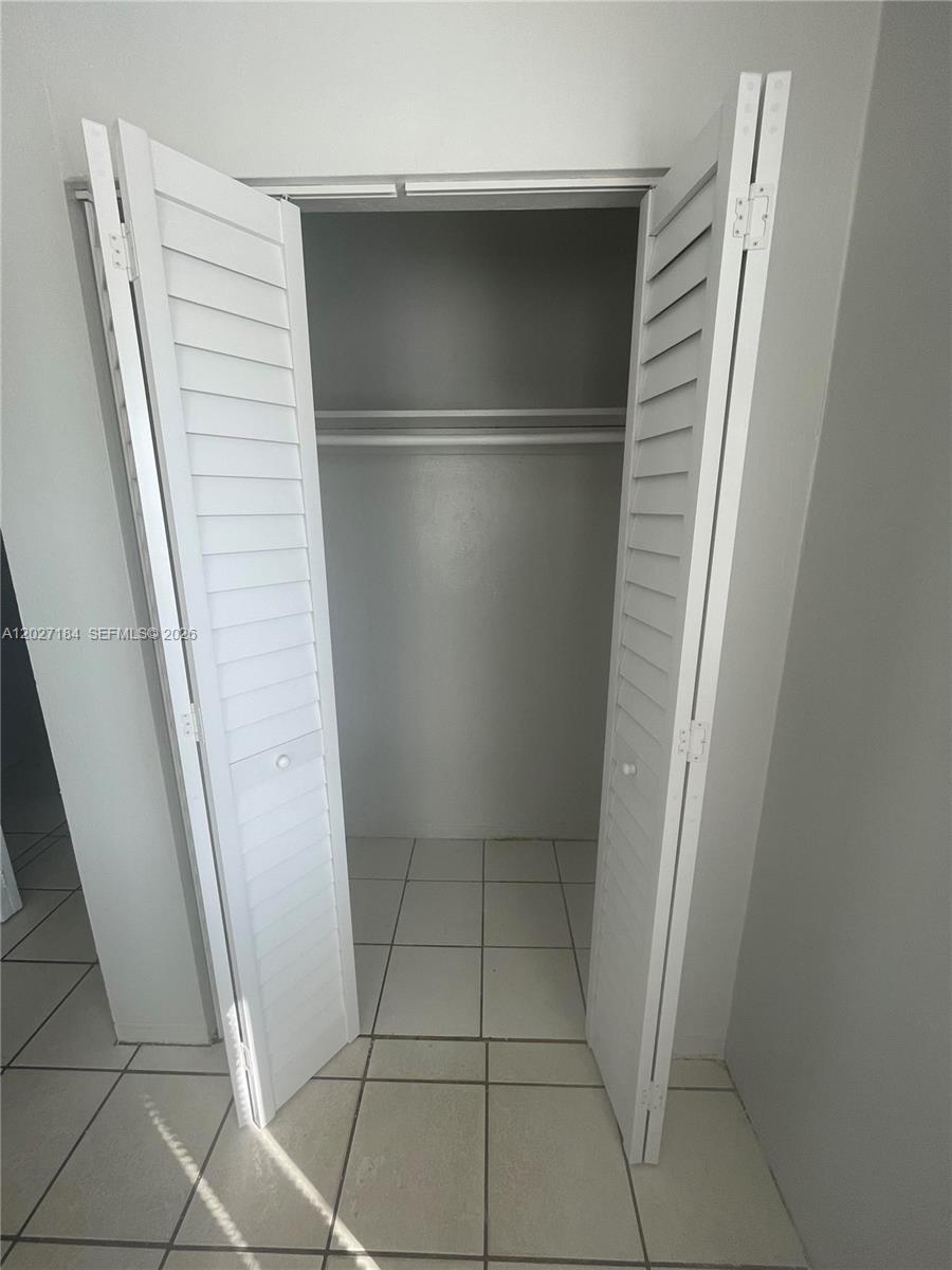 SUNNY ACRES - Residential Lease