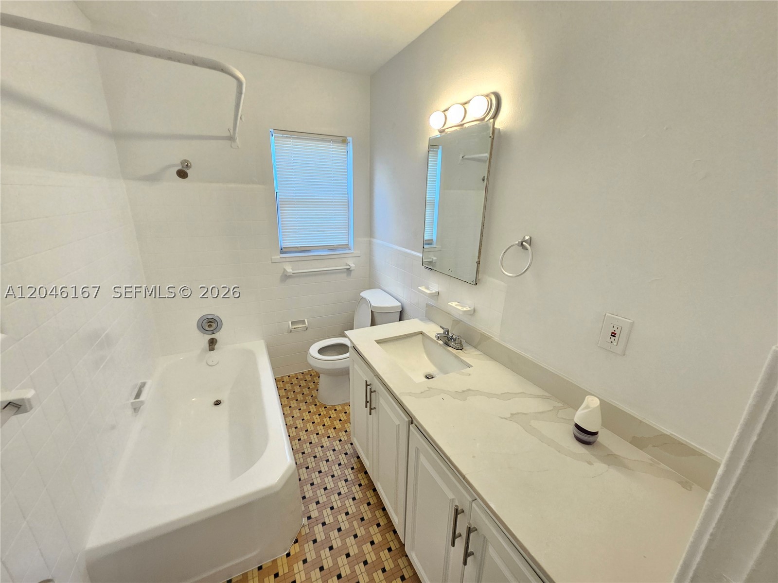 ZILADEN PROPERTIES - Residential Lease