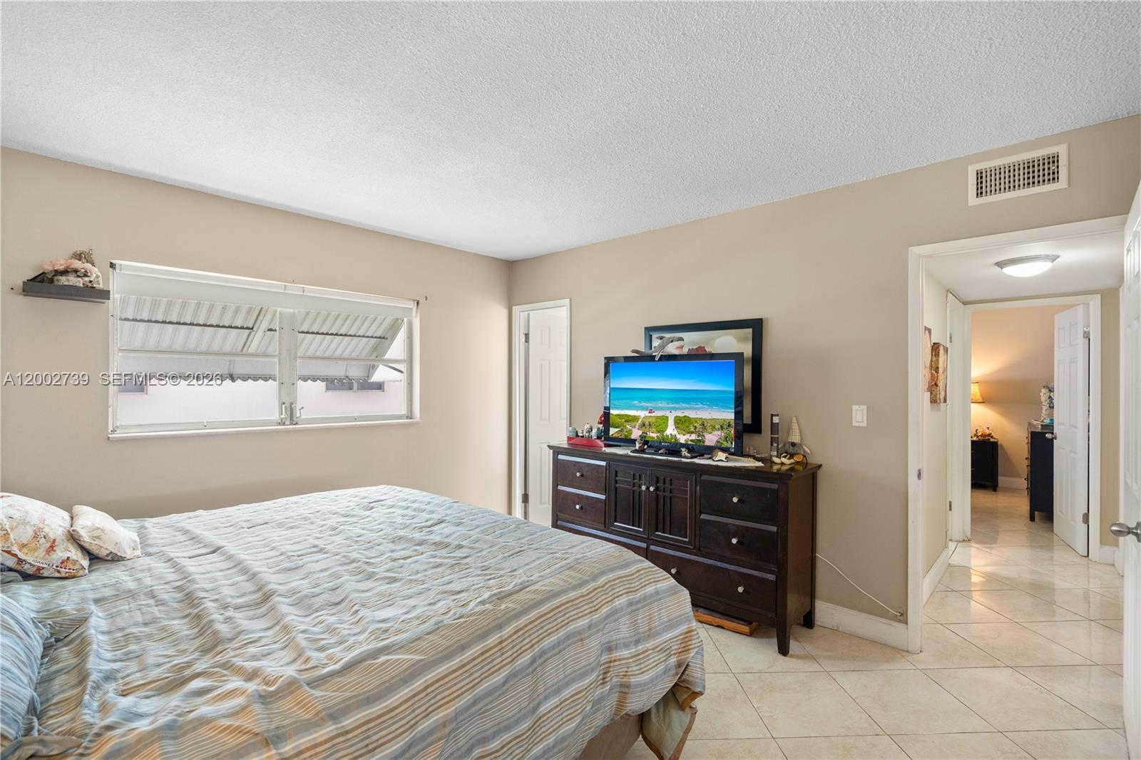 HILLCREST NO 4 CONDO - Residential