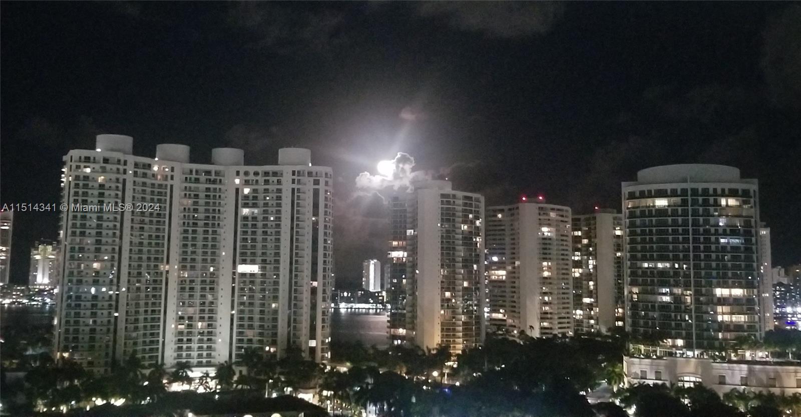 BISCAYNE COVE - Residential