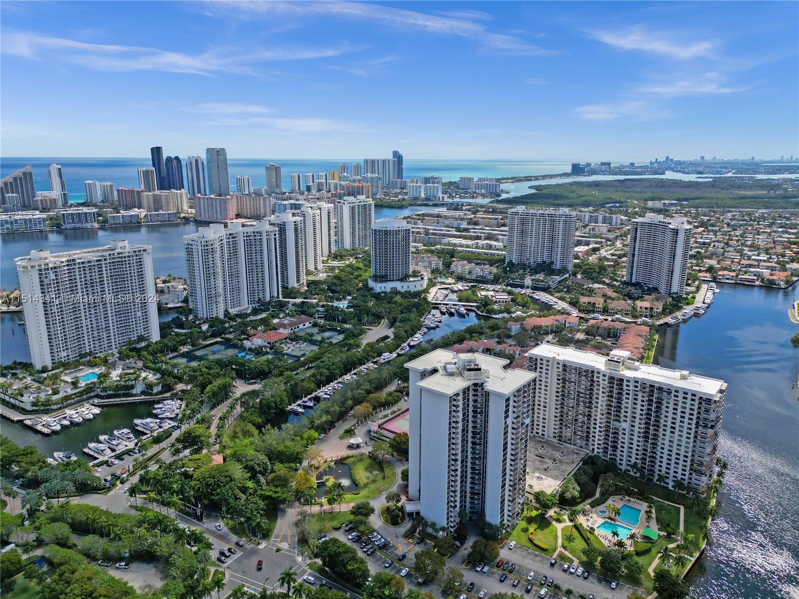 BISCAYNE COVE - Residential