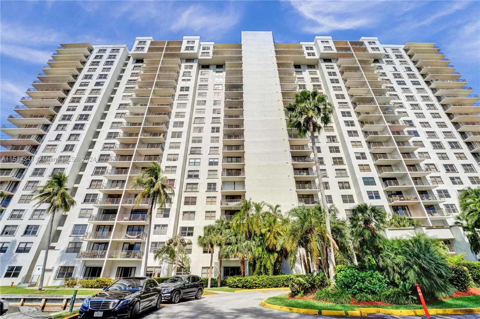 BISCAYNE COVE - Residential