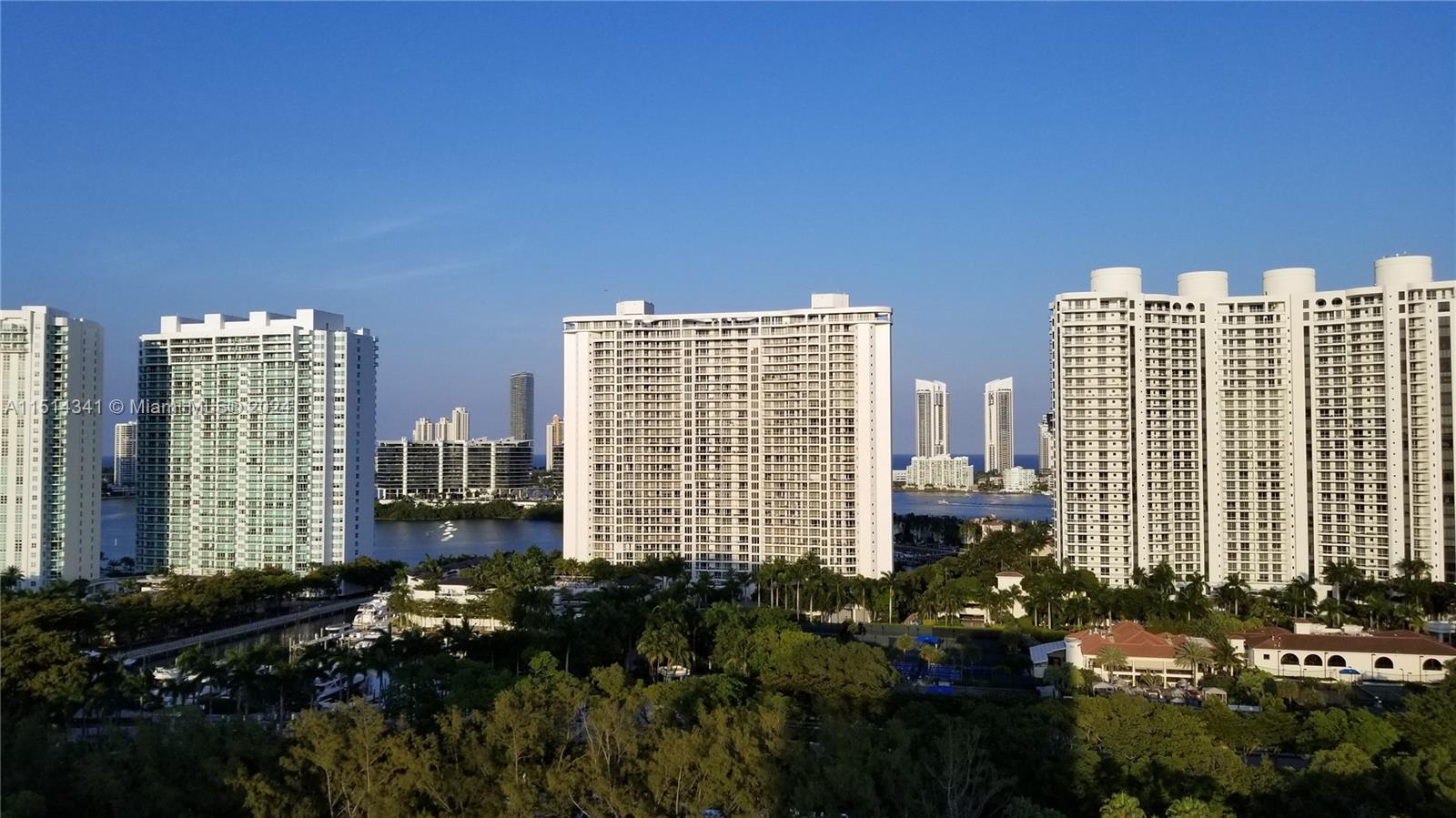 BISCAYNE COVE - Residential