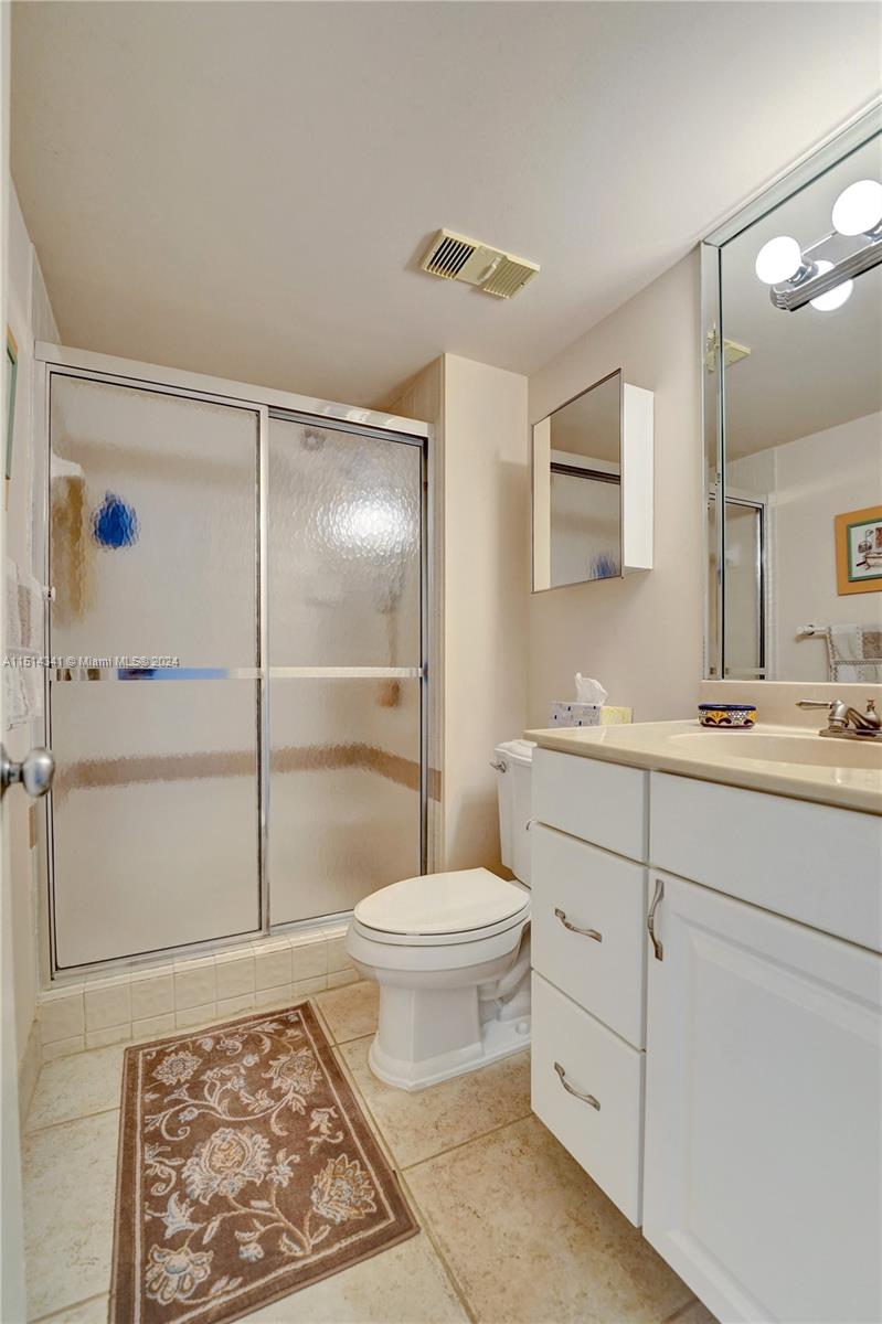 BISCAYNE COVE - Residential