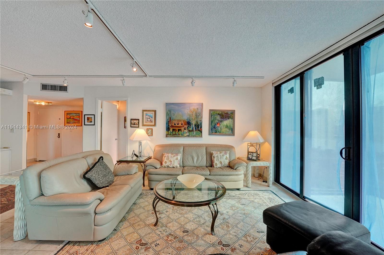 BISCAYNE COVE - Residential