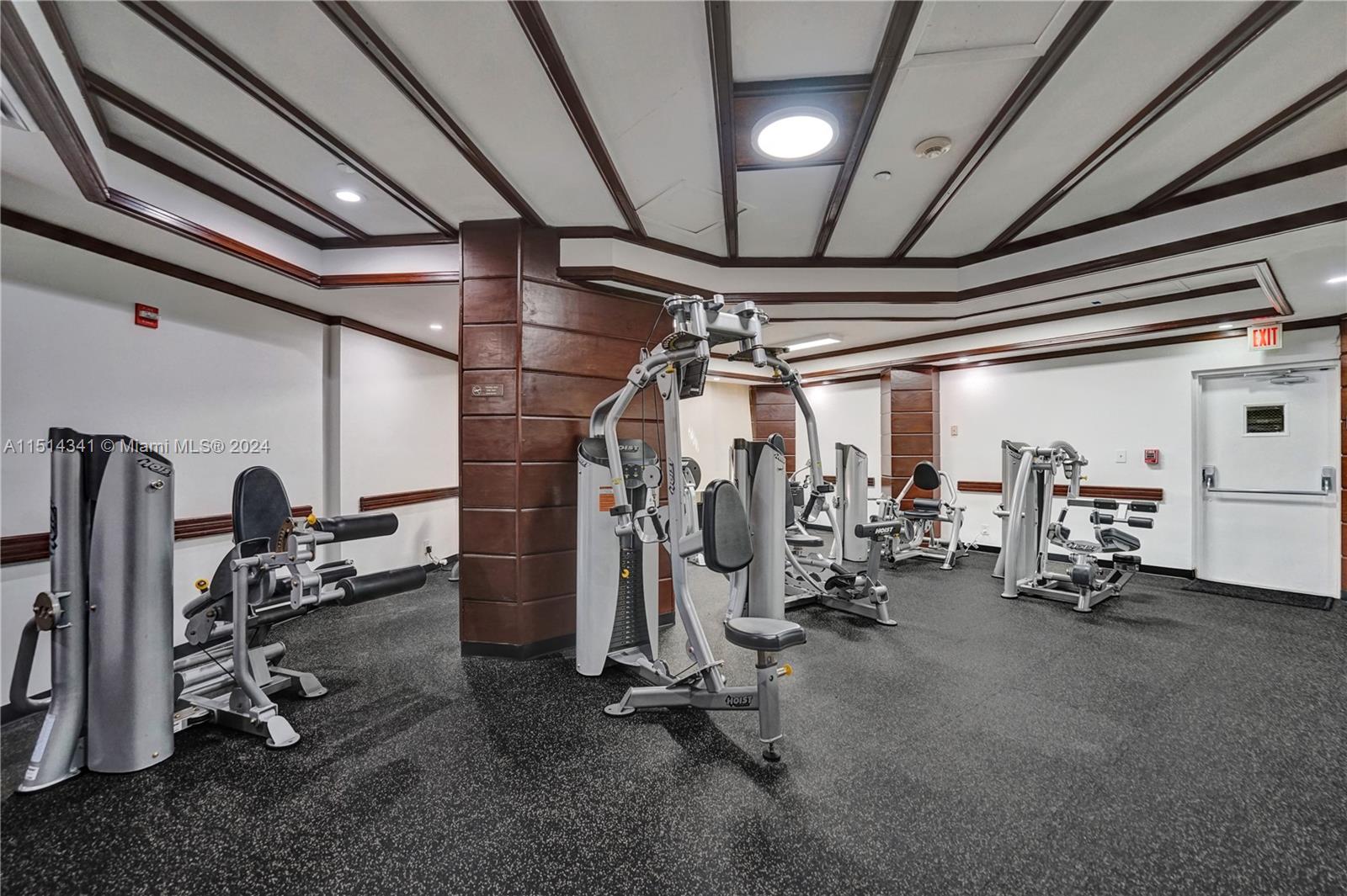BISCAYNE COVE - Residential