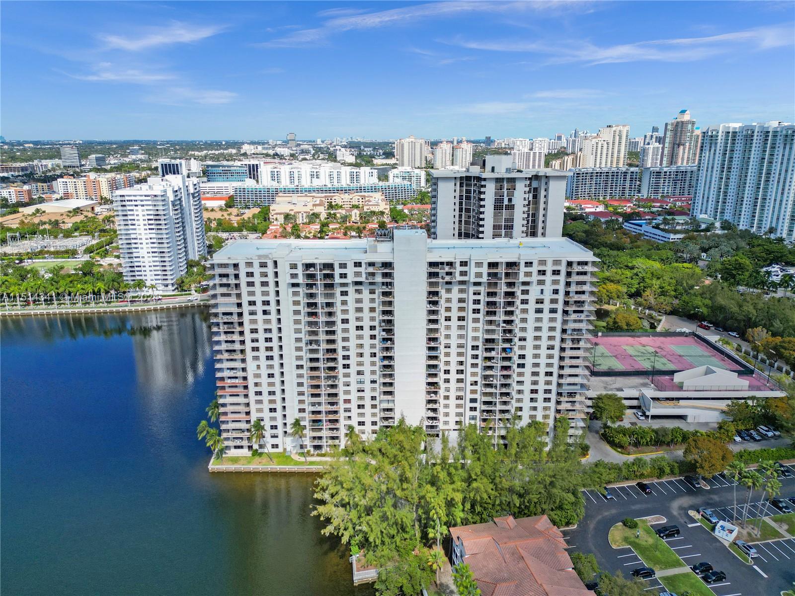 BISCAYNE COVE - Residential