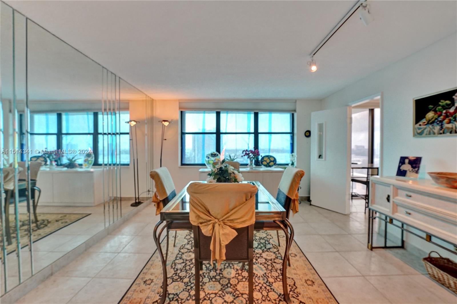 BISCAYNE COVE - Residential