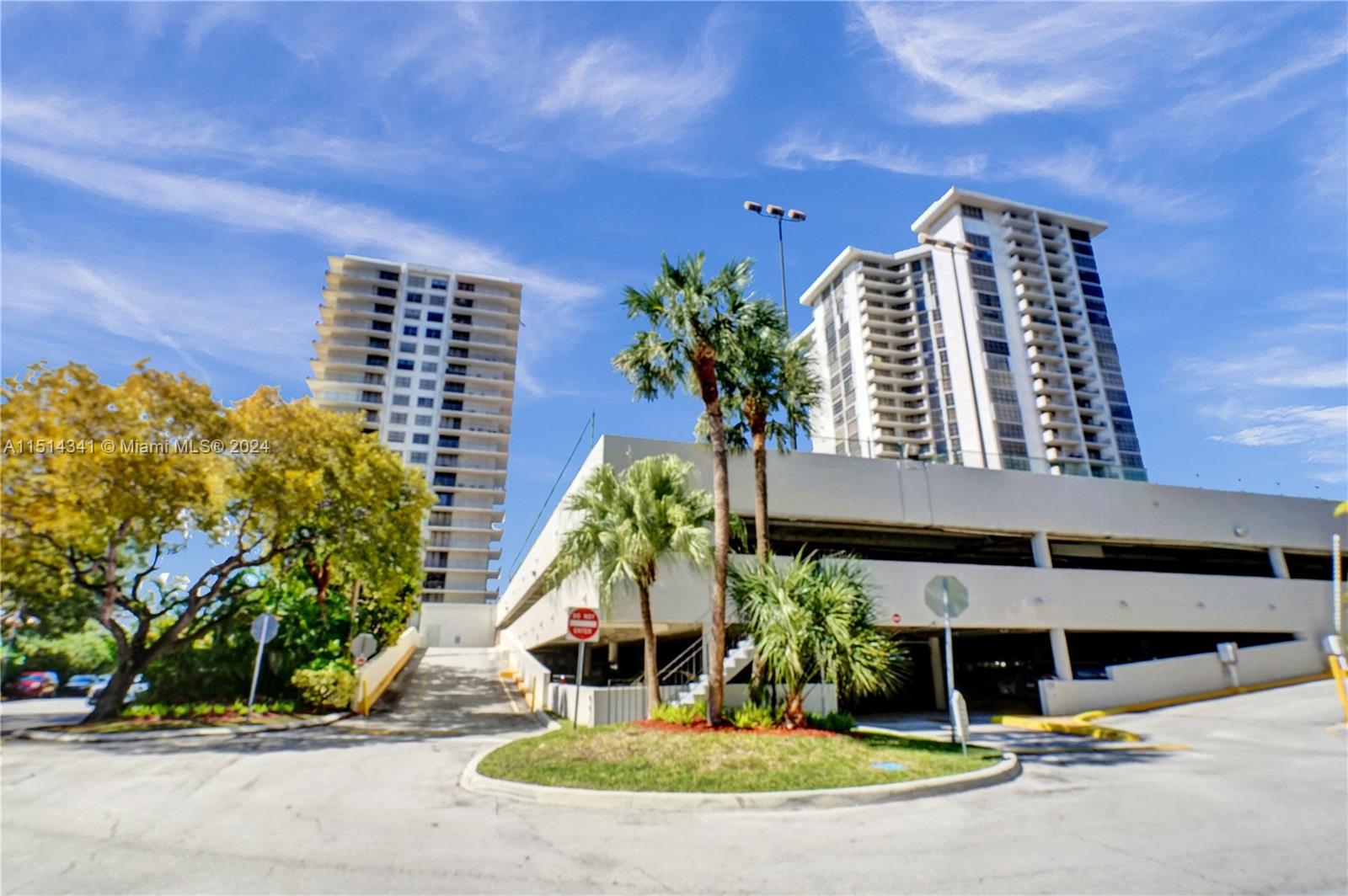 BISCAYNE COVE - Residential