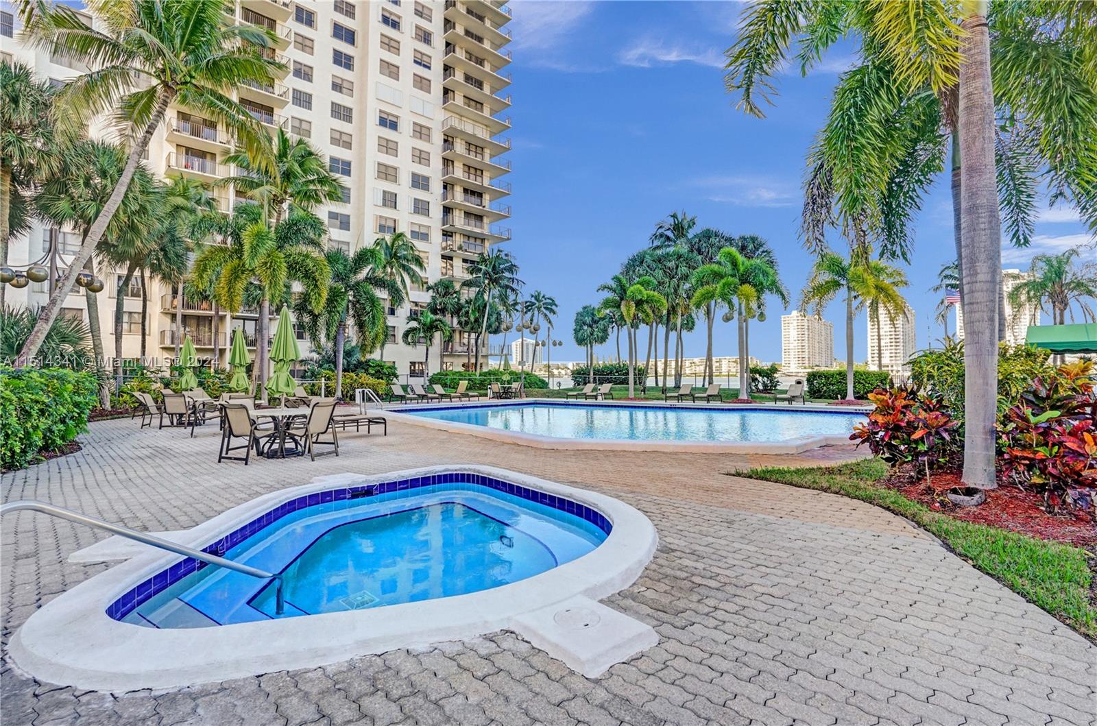 BISCAYNE COVE - Residential