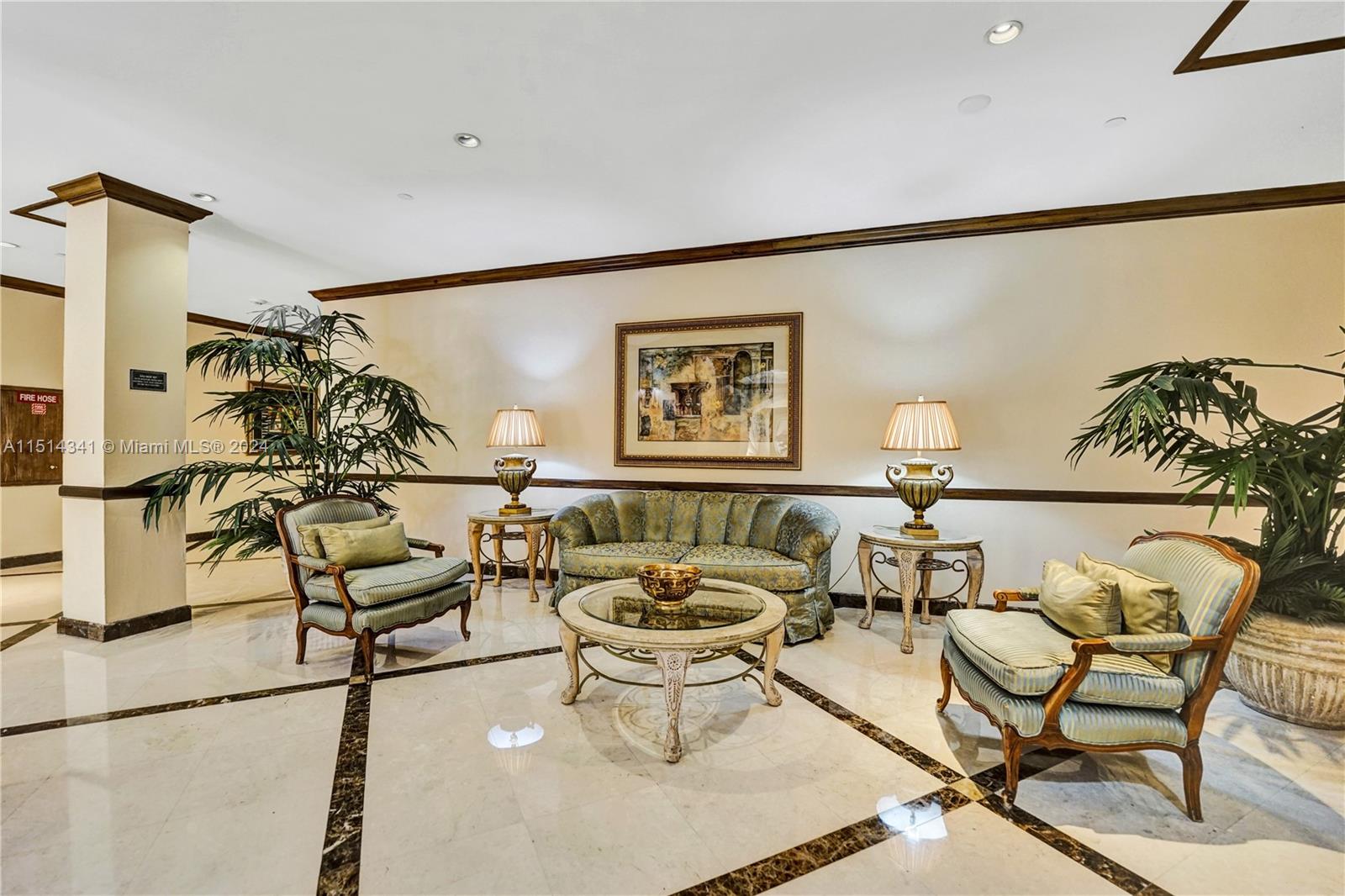 BISCAYNE COVE - Residential