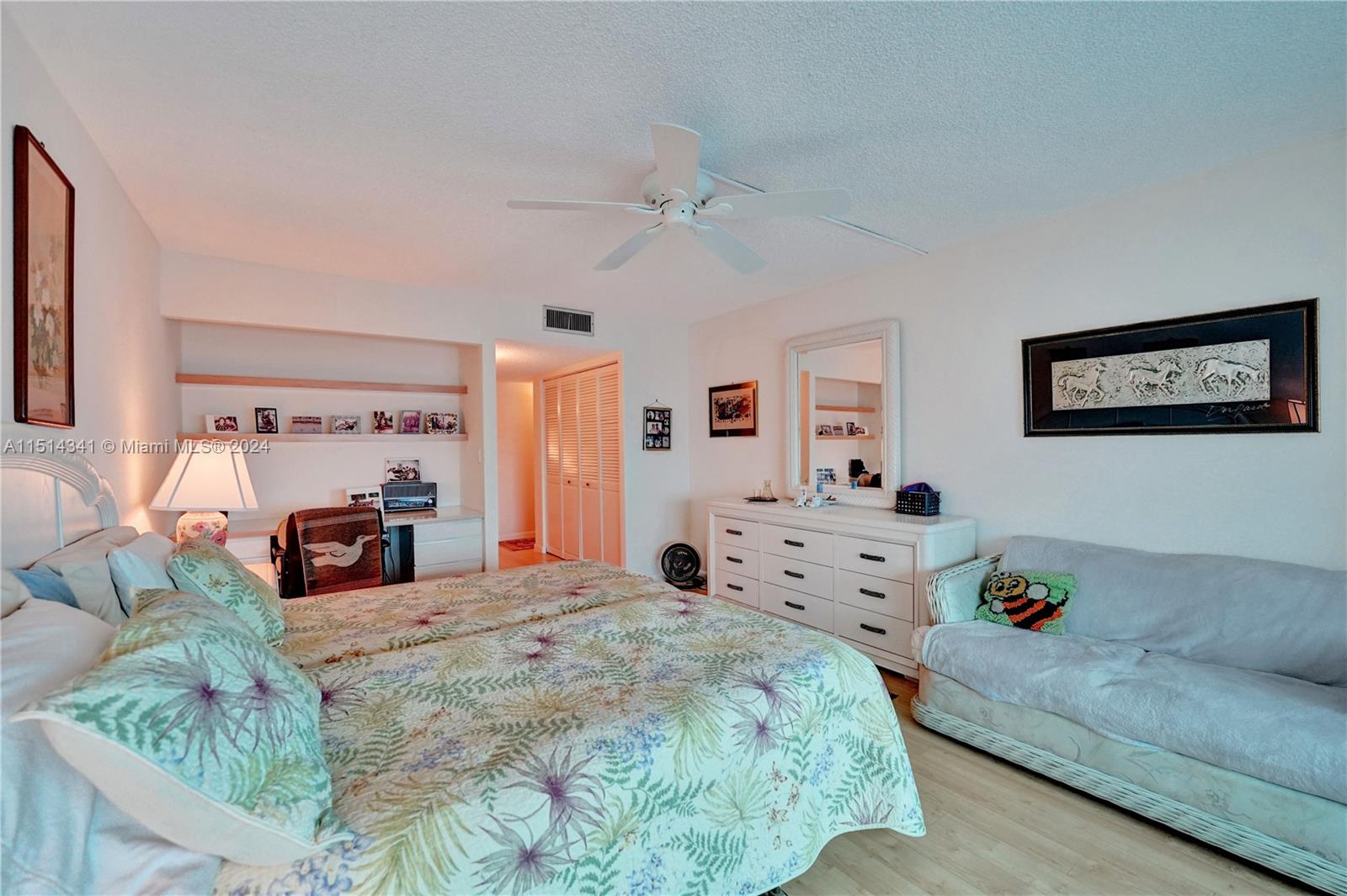 BISCAYNE COVE - Residential