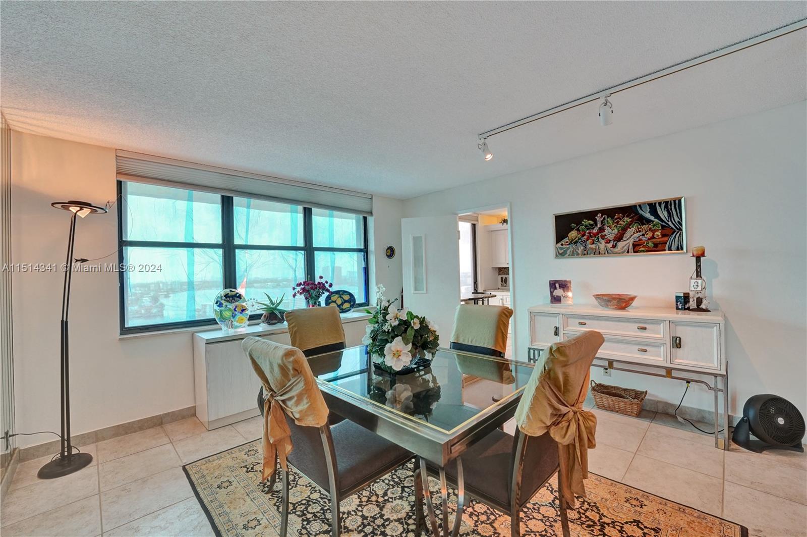 BISCAYNE COVE - Residential
