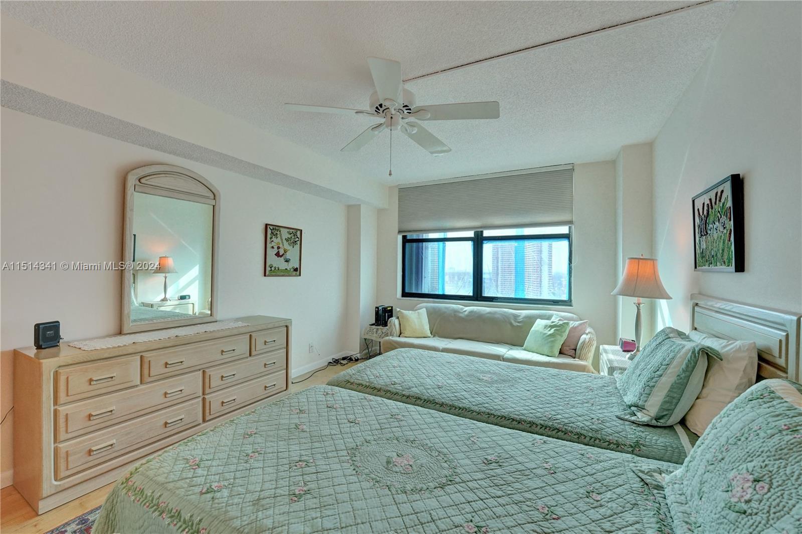 BISCAYNE COVE - Residential