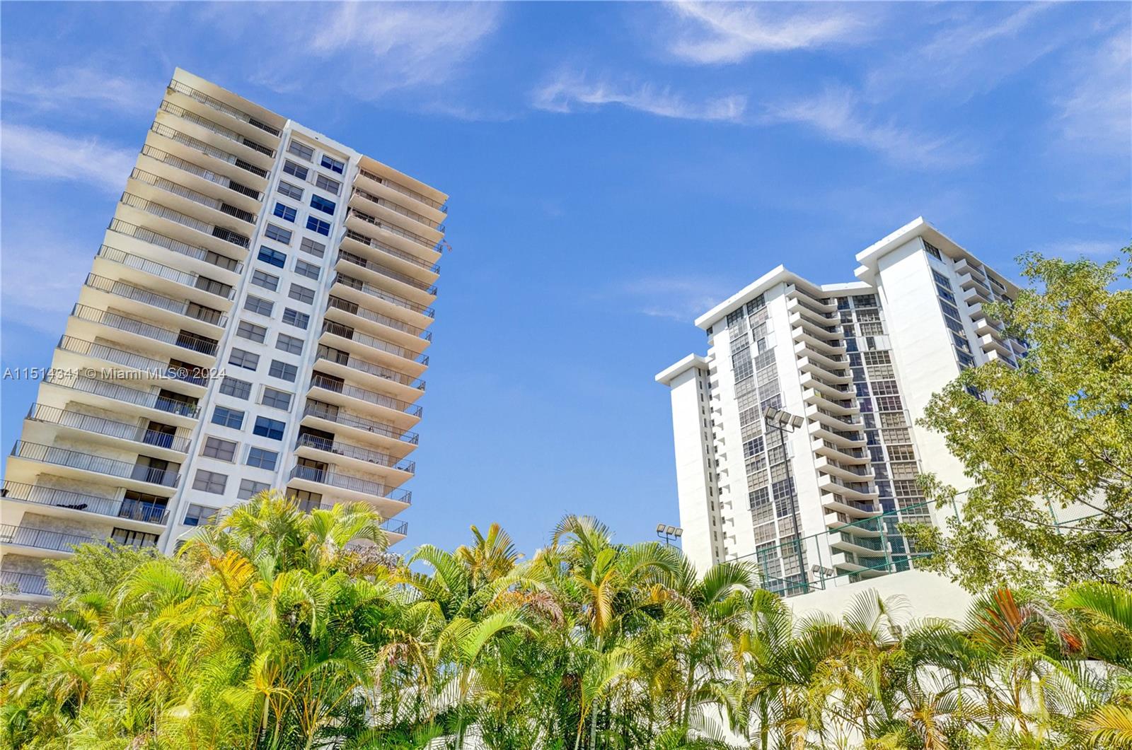BISCAYNE COVE - Residential