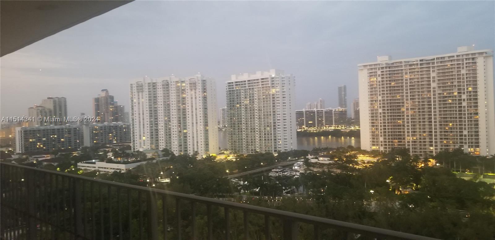 BISCAYNE COVE - Residential