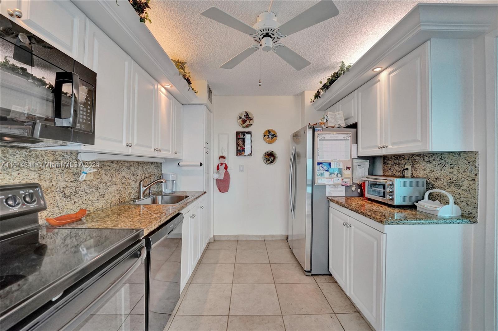 BISCAYNE COVE - Residential