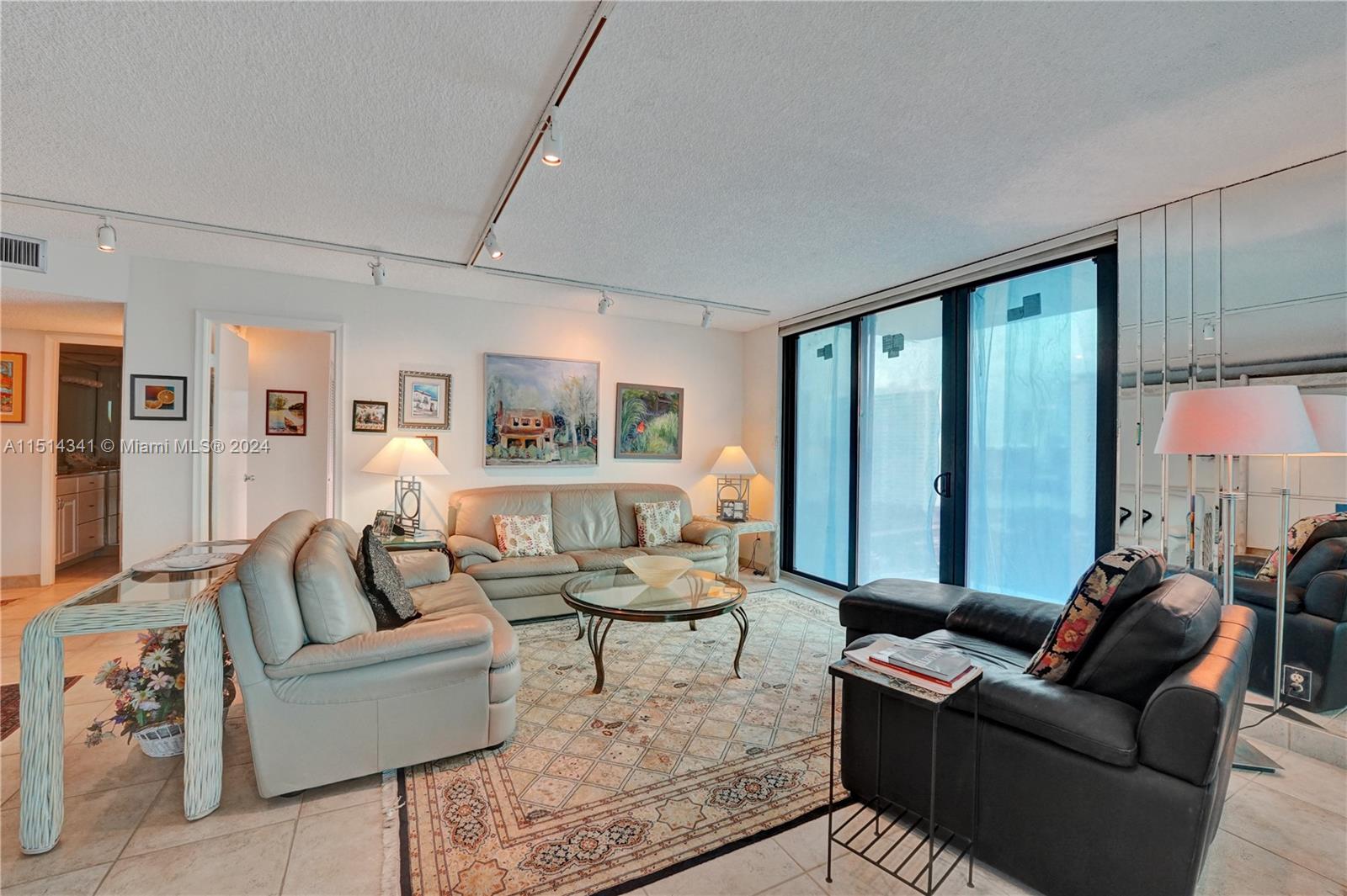 BISCAYNE COVE - Residential