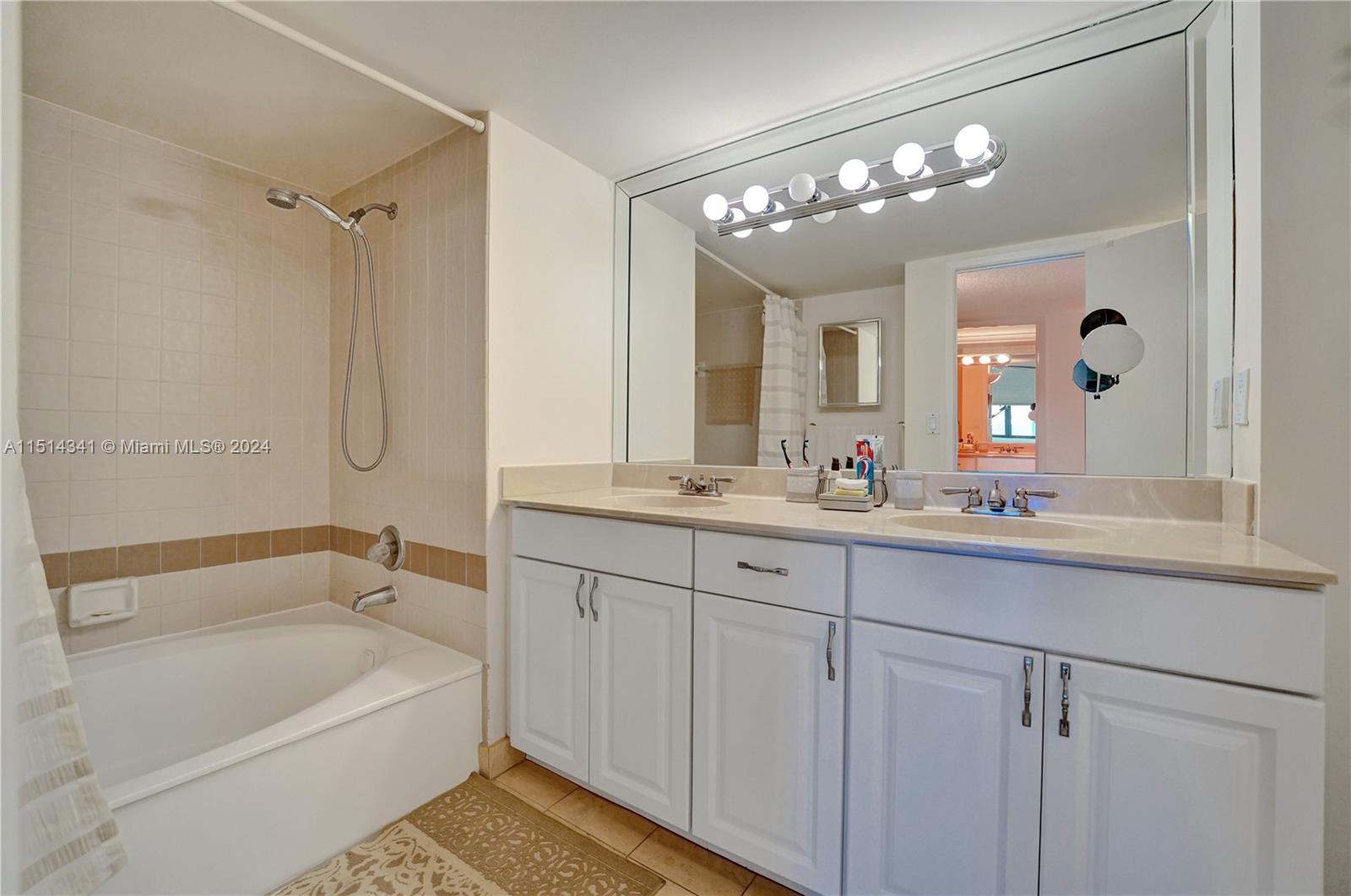 BISCAYNE COVE - Residential