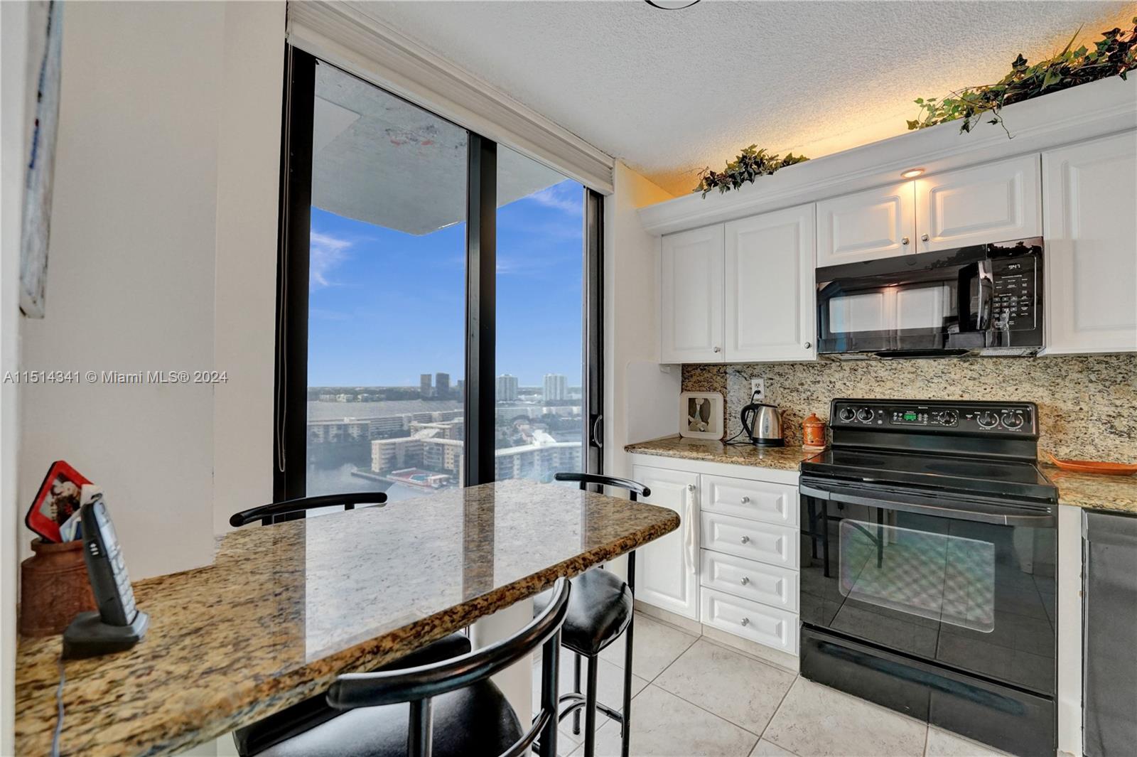 BISCAYNE COVE - Residential