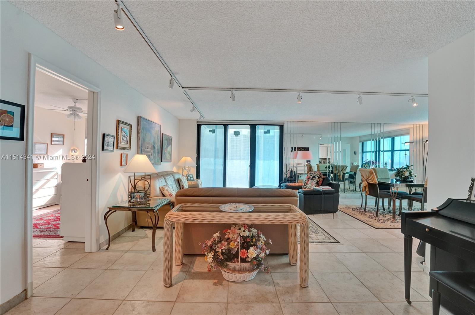 BISCAYNE COVE - Residential