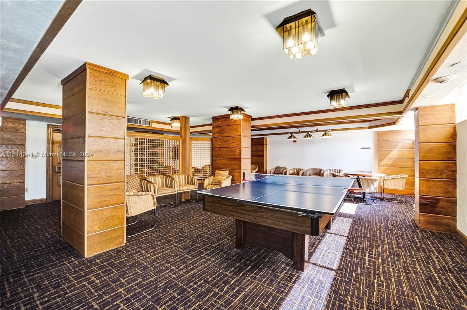 BISCAYNE COVE - Residential