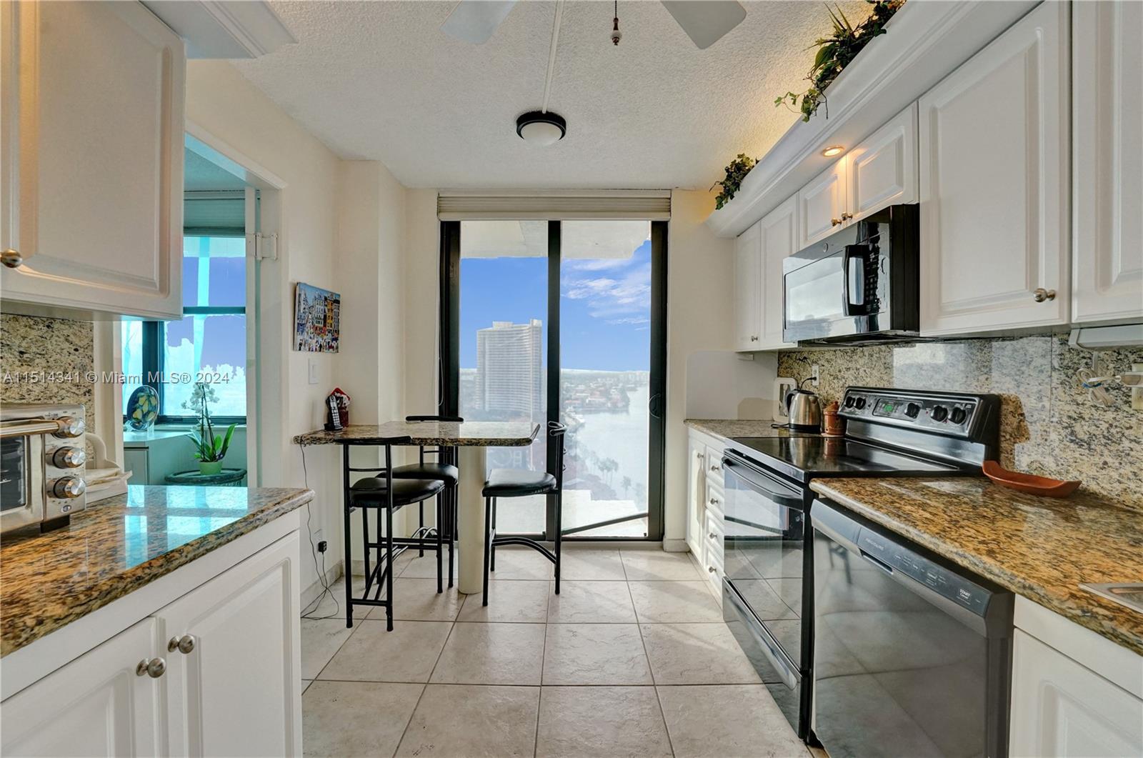 BISCAYNE COVE - Residential