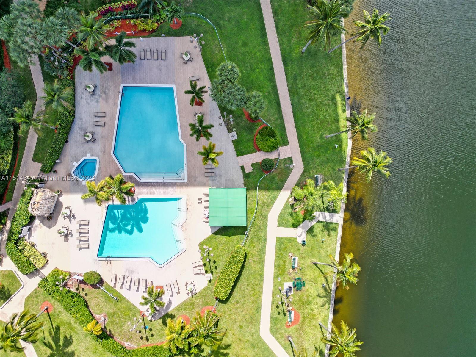 BISCAYNE COVE - Residential