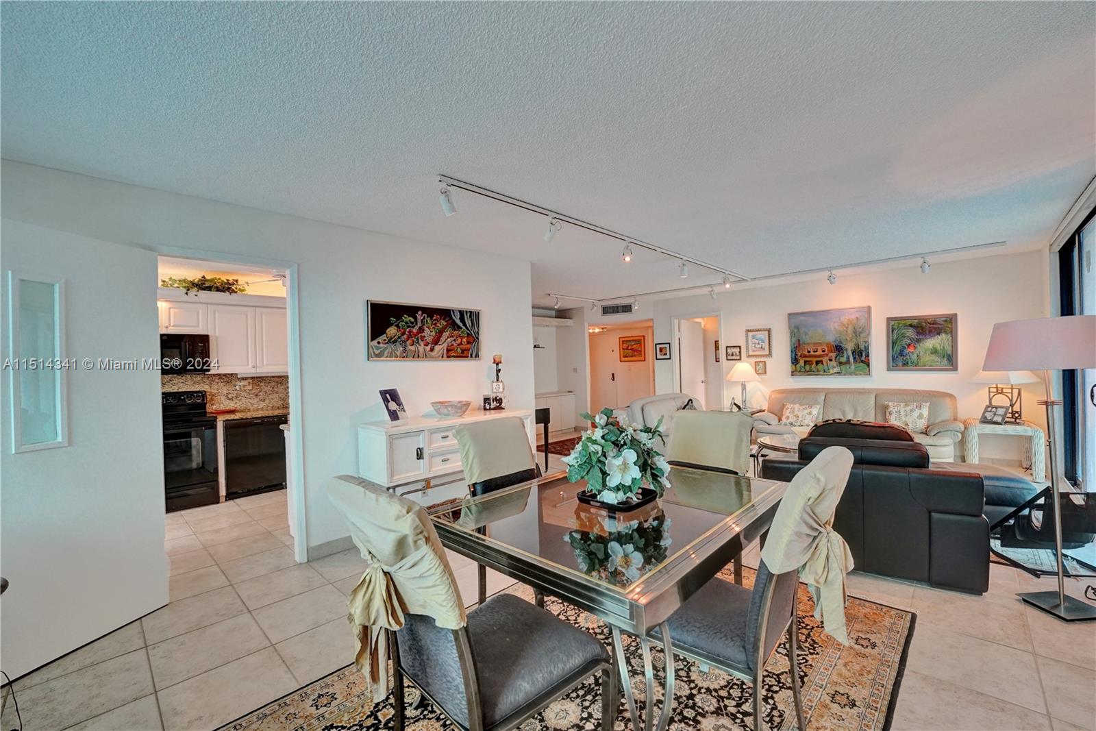 BISCAYNE COVE - Residential