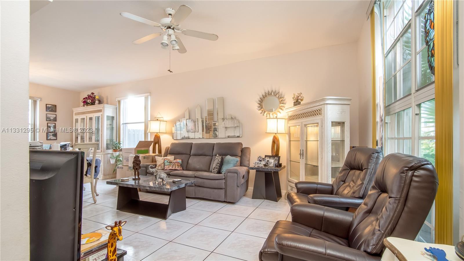 EMBASSY LAKES - Residential