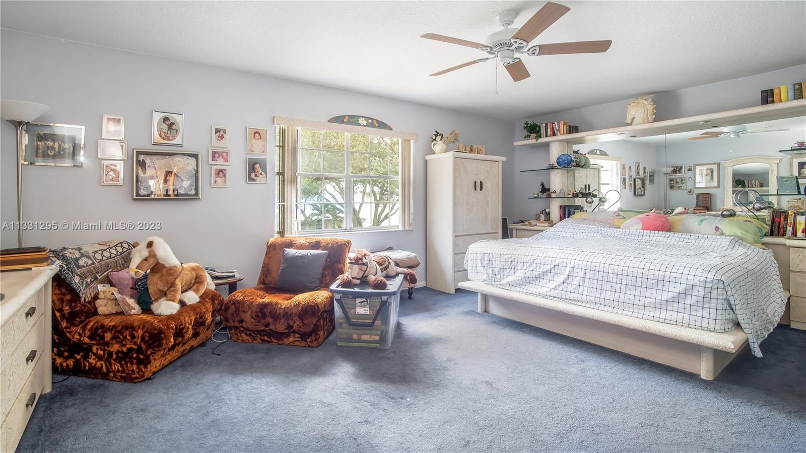 EMBASSY LAKES - Residential