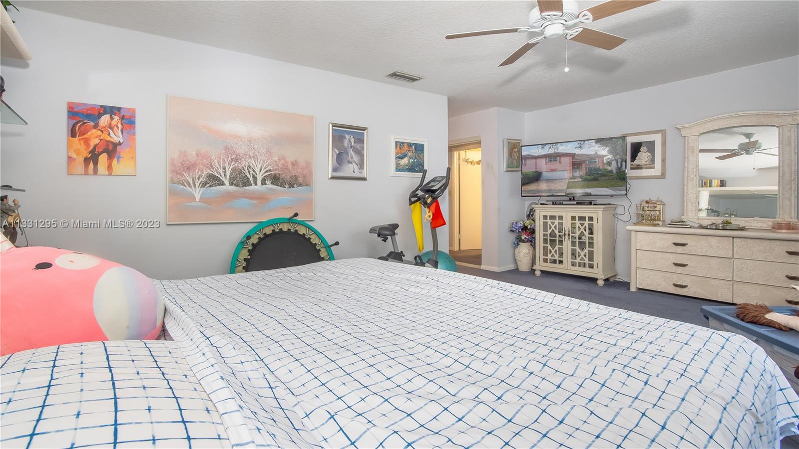 EMBASSY LAKES - Residential