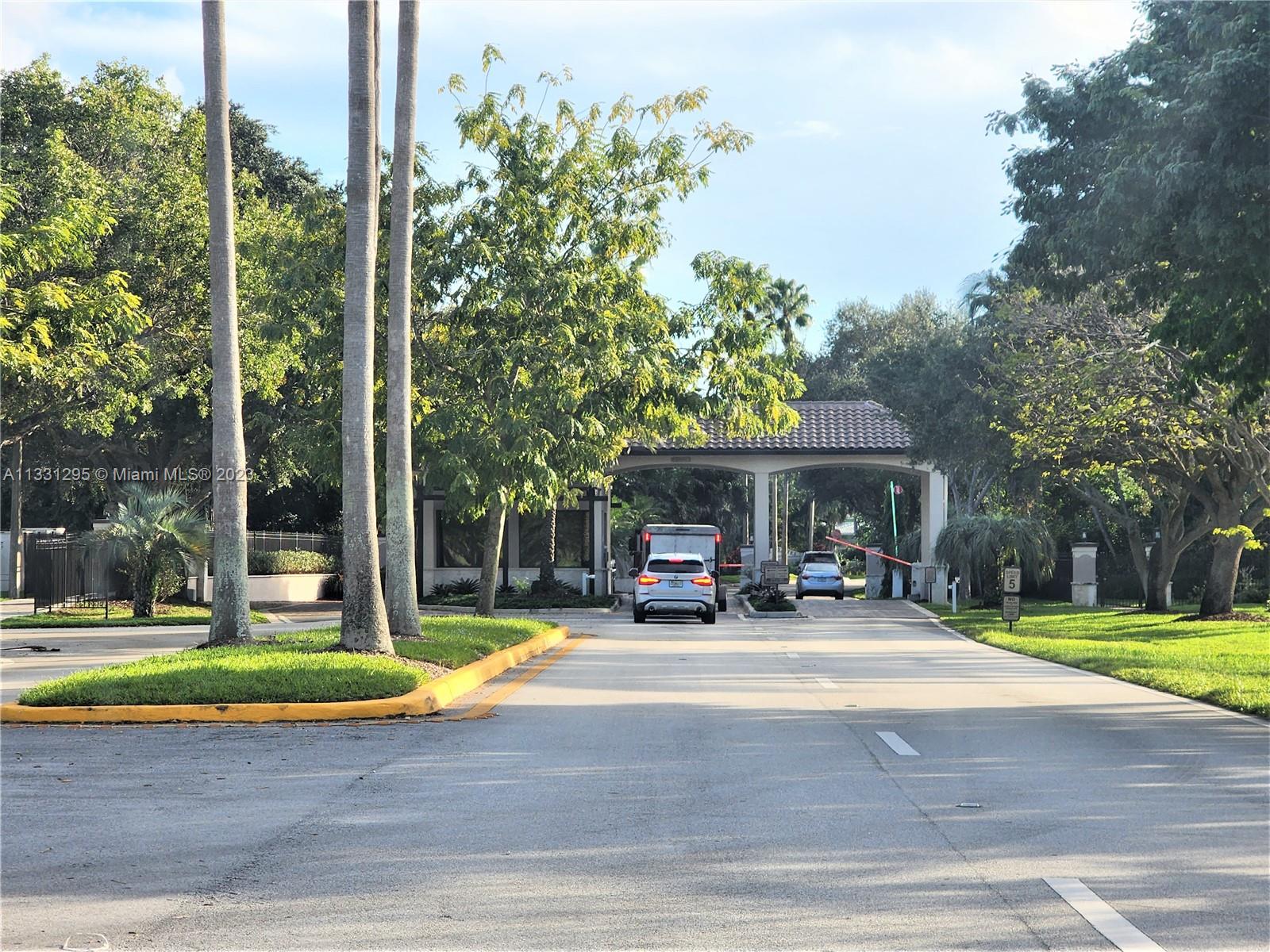 EMBASSY LAKES - Residential