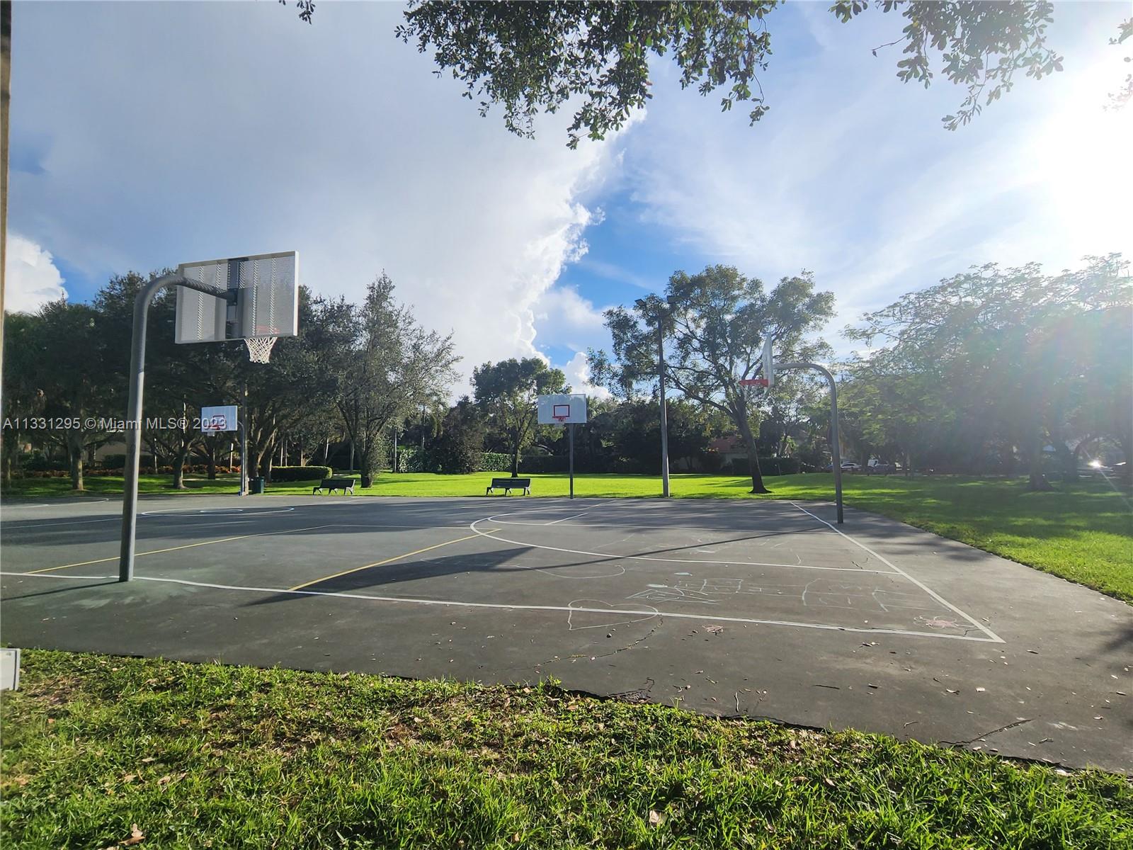 EMBASSY LAKES - Residential