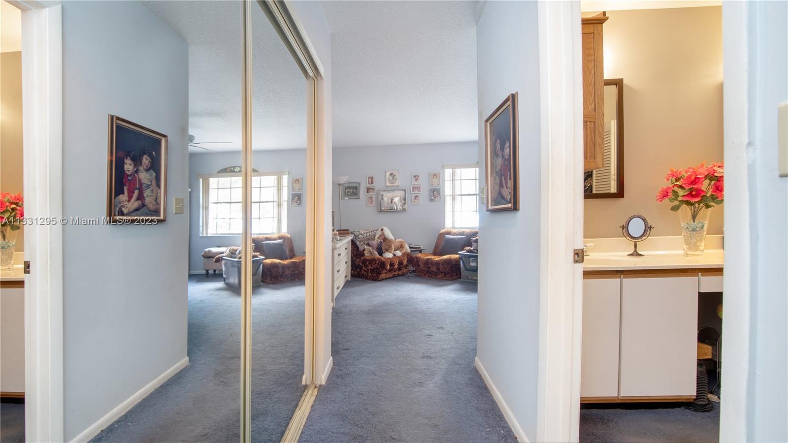 EMBASSY LAKES - Residential