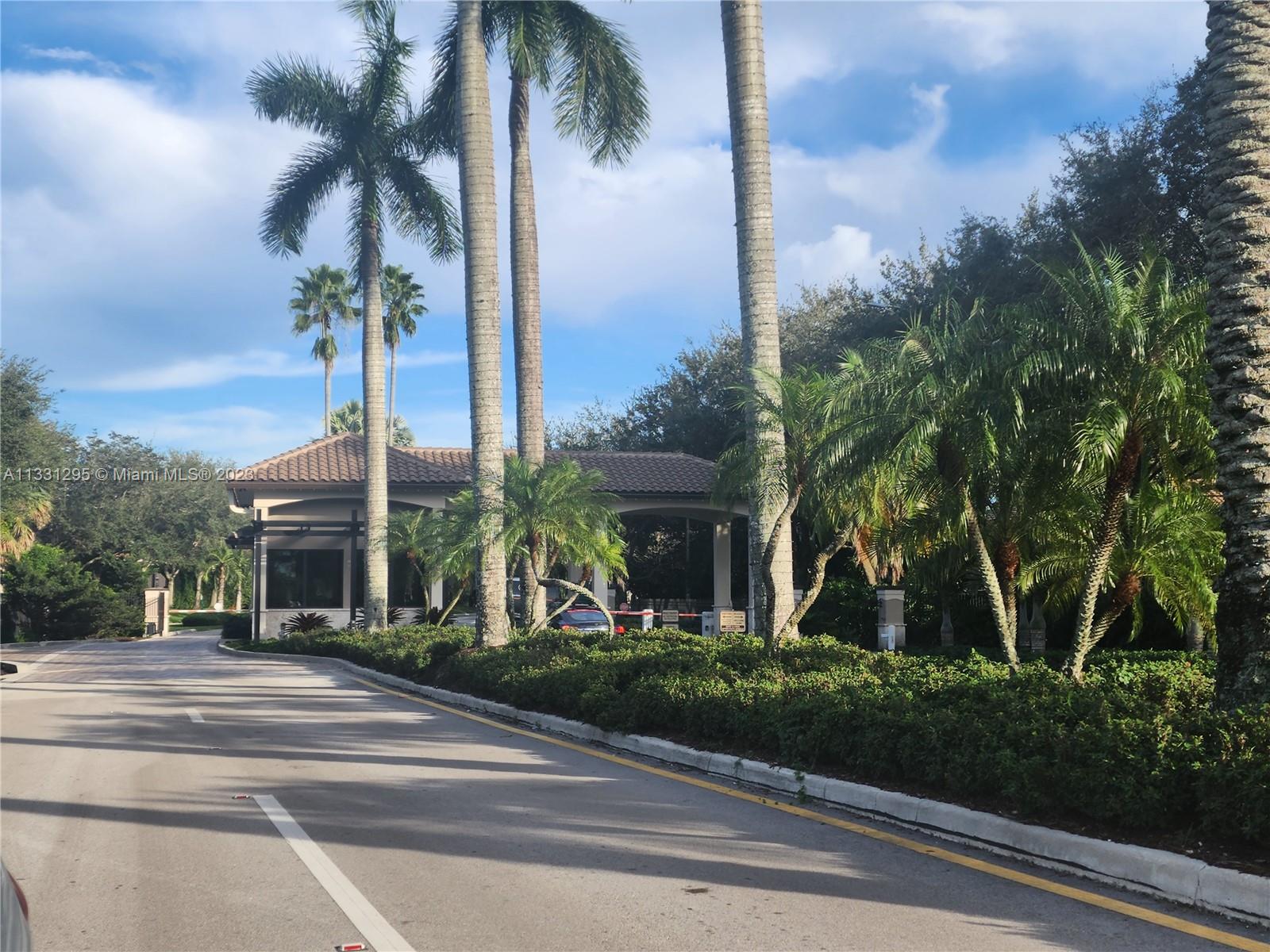 EMBASSY LAKES - Residential
