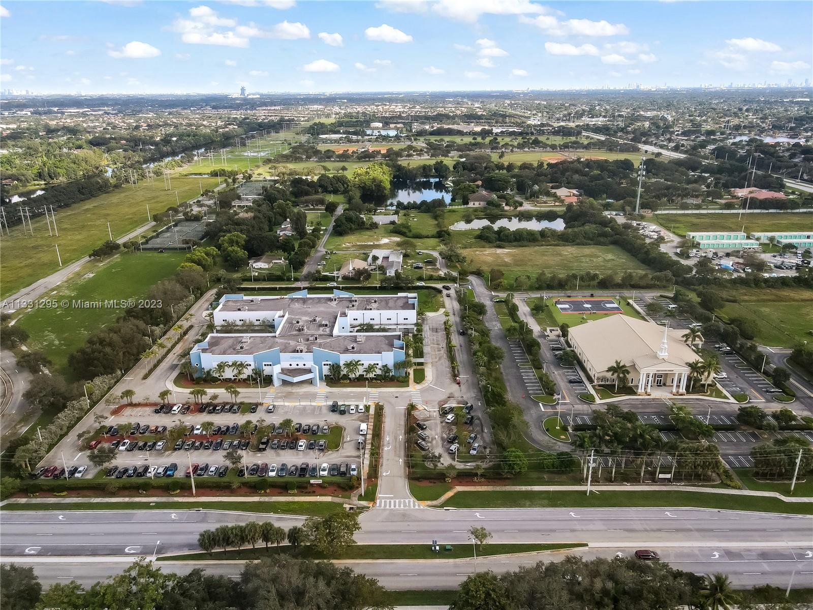 EMBASSY LAKES - Residential