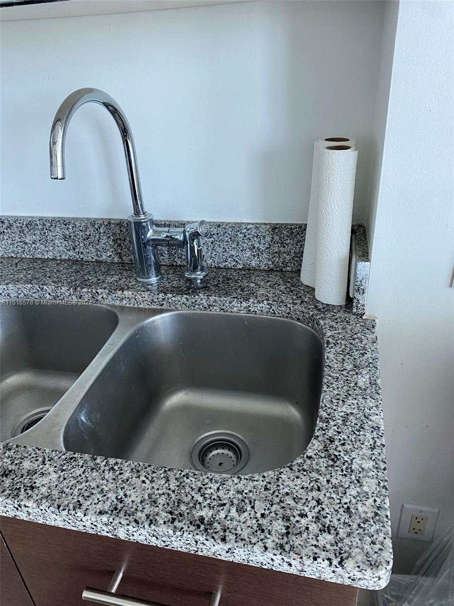 UPTOWN MARINA LOFTS CONDO - Residential