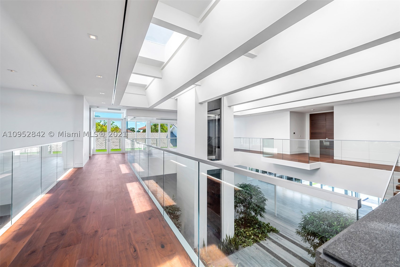 GOLDEN BEACH SEC E - Residential