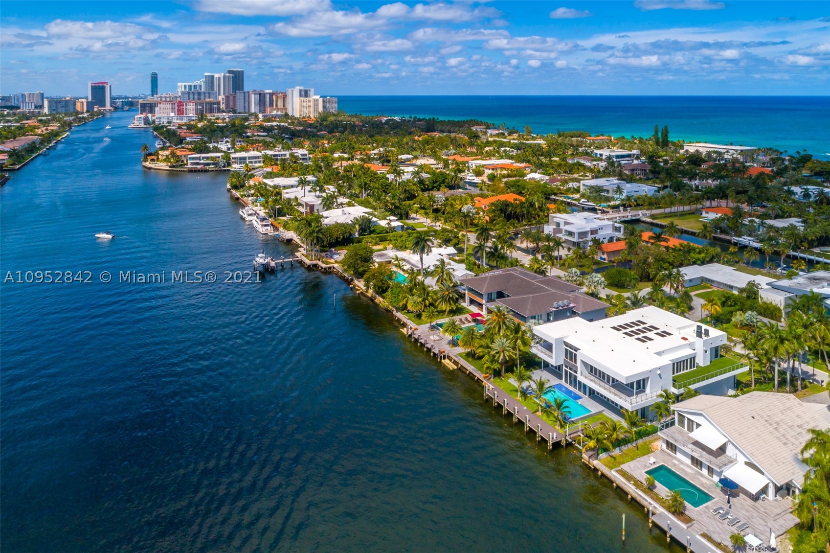 GOLDEN BEACH SEC E - Residential