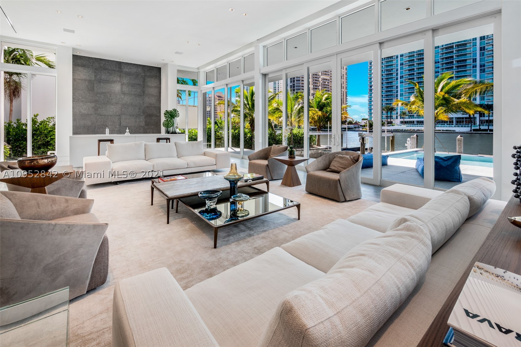 GOLDEN BEACH SEC E - Residential