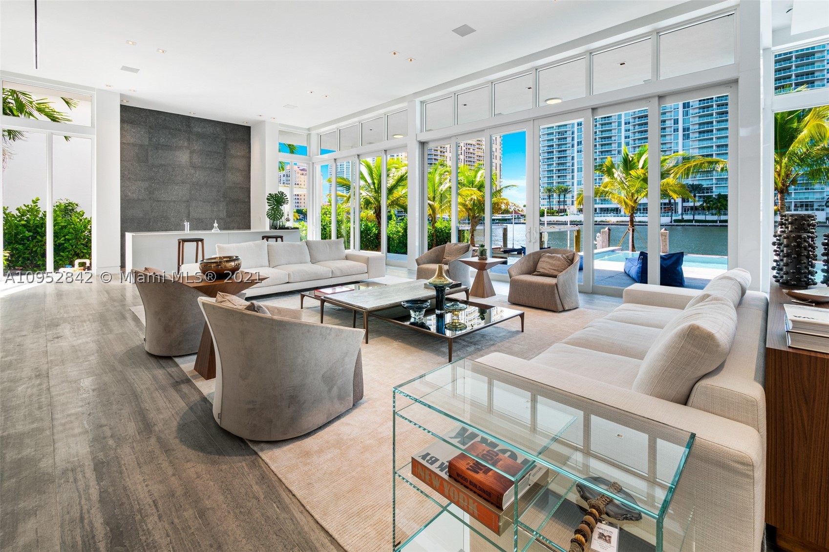GOLDEN BEACH SEC E - Residential