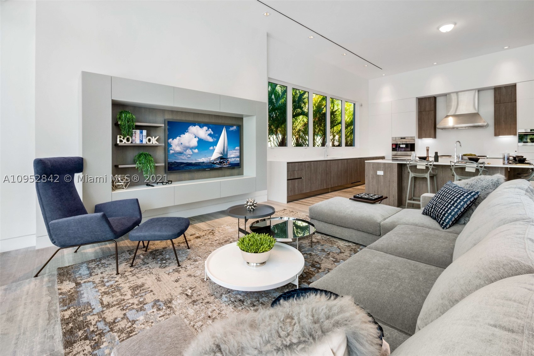 GOLDEN BEACH SEC E - Residential