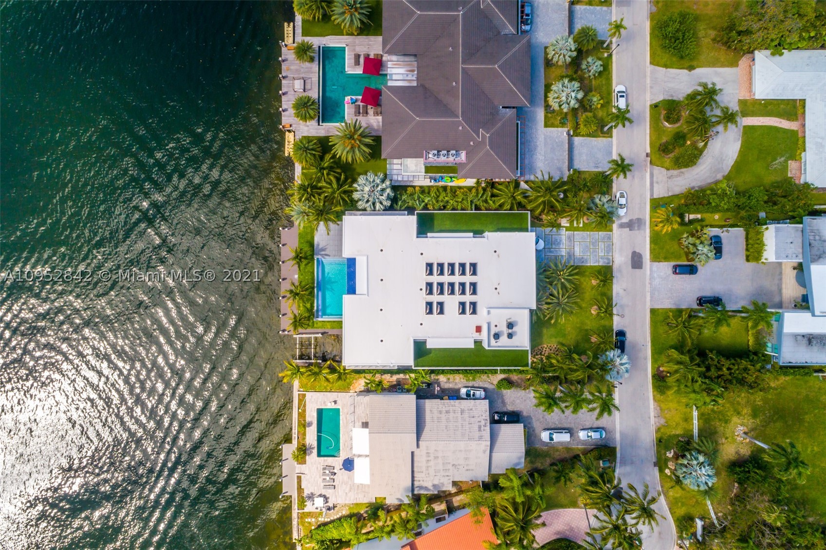 GOLDEN BEACH SEC E - Residential