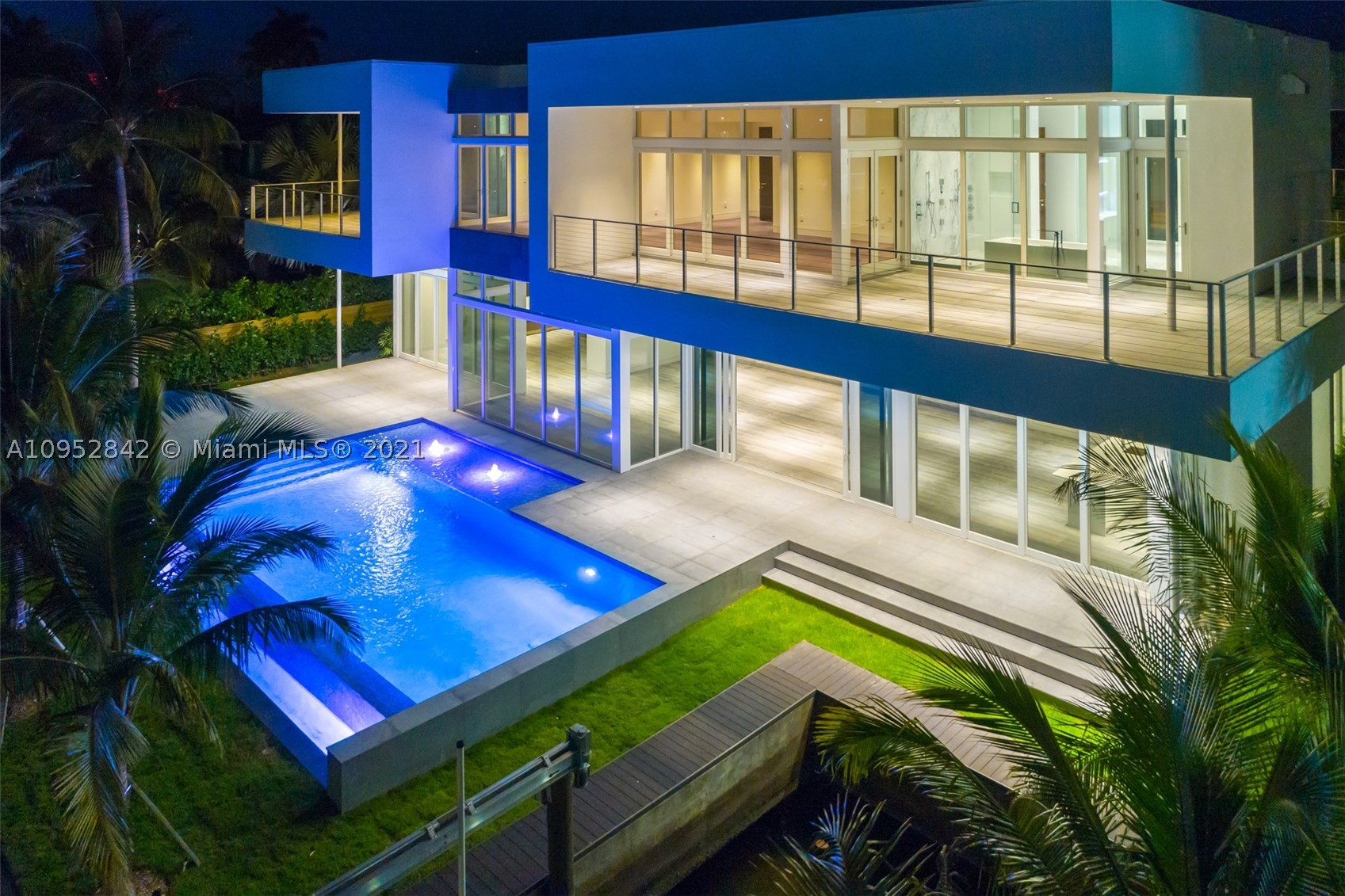 GOLDEN BEACH SEC E - Residential