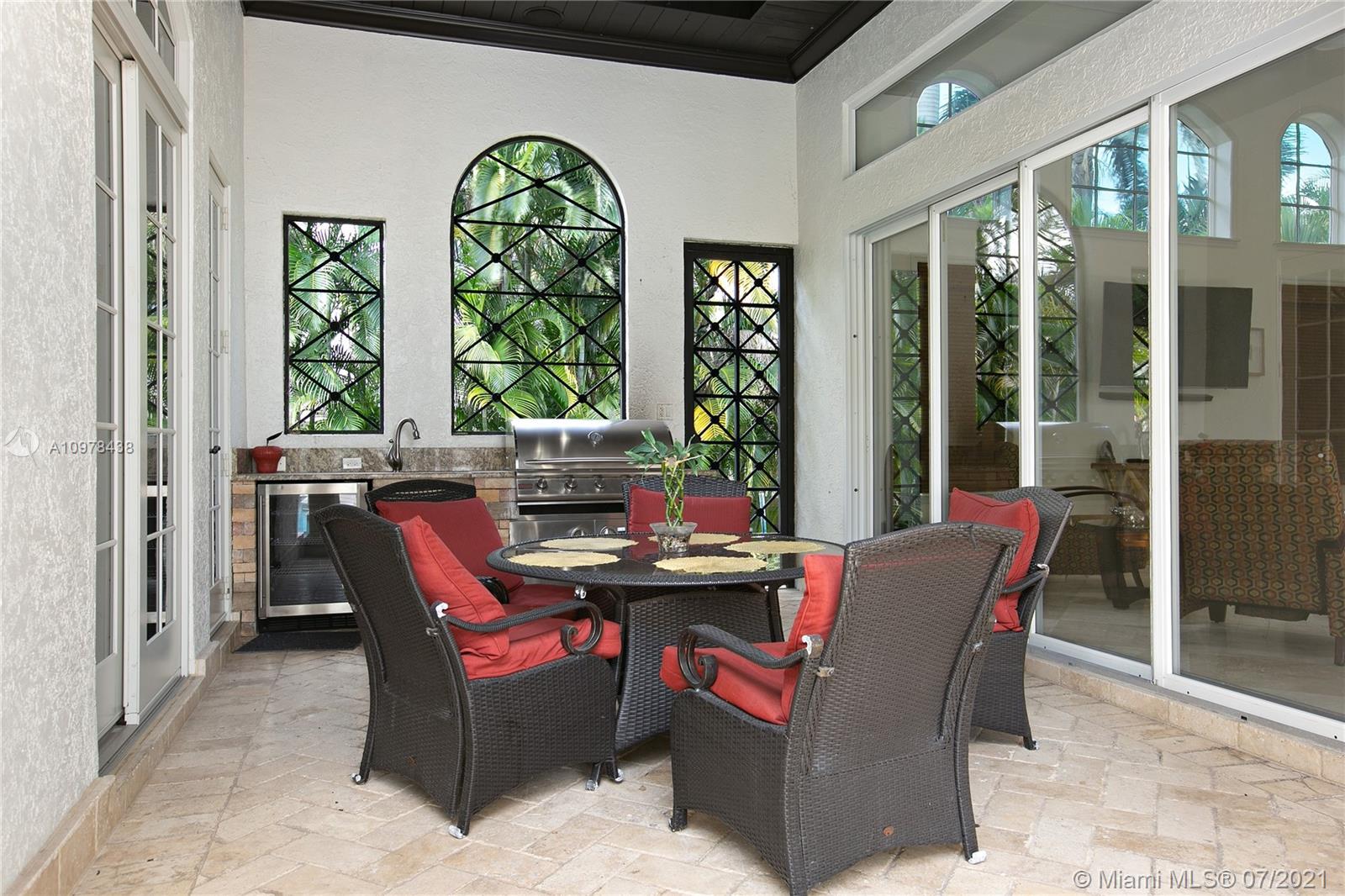 GOLDEN BEACH SEC C - Residential
