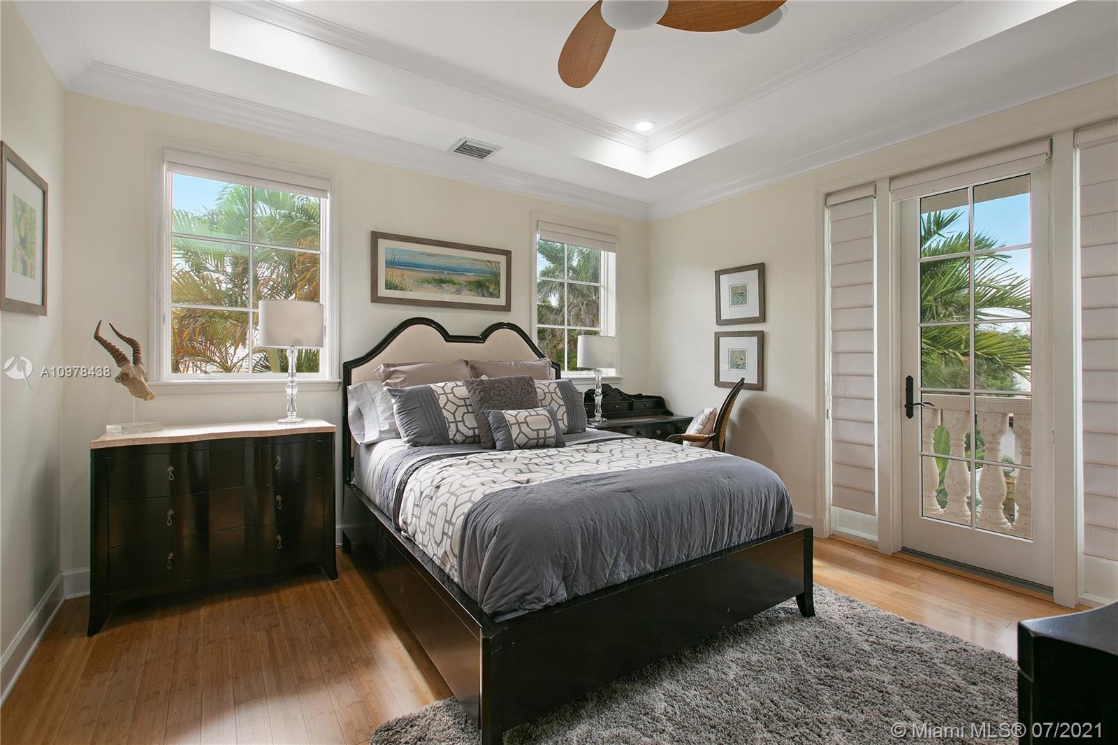 GOLDEN BEACH SEC C - Residential