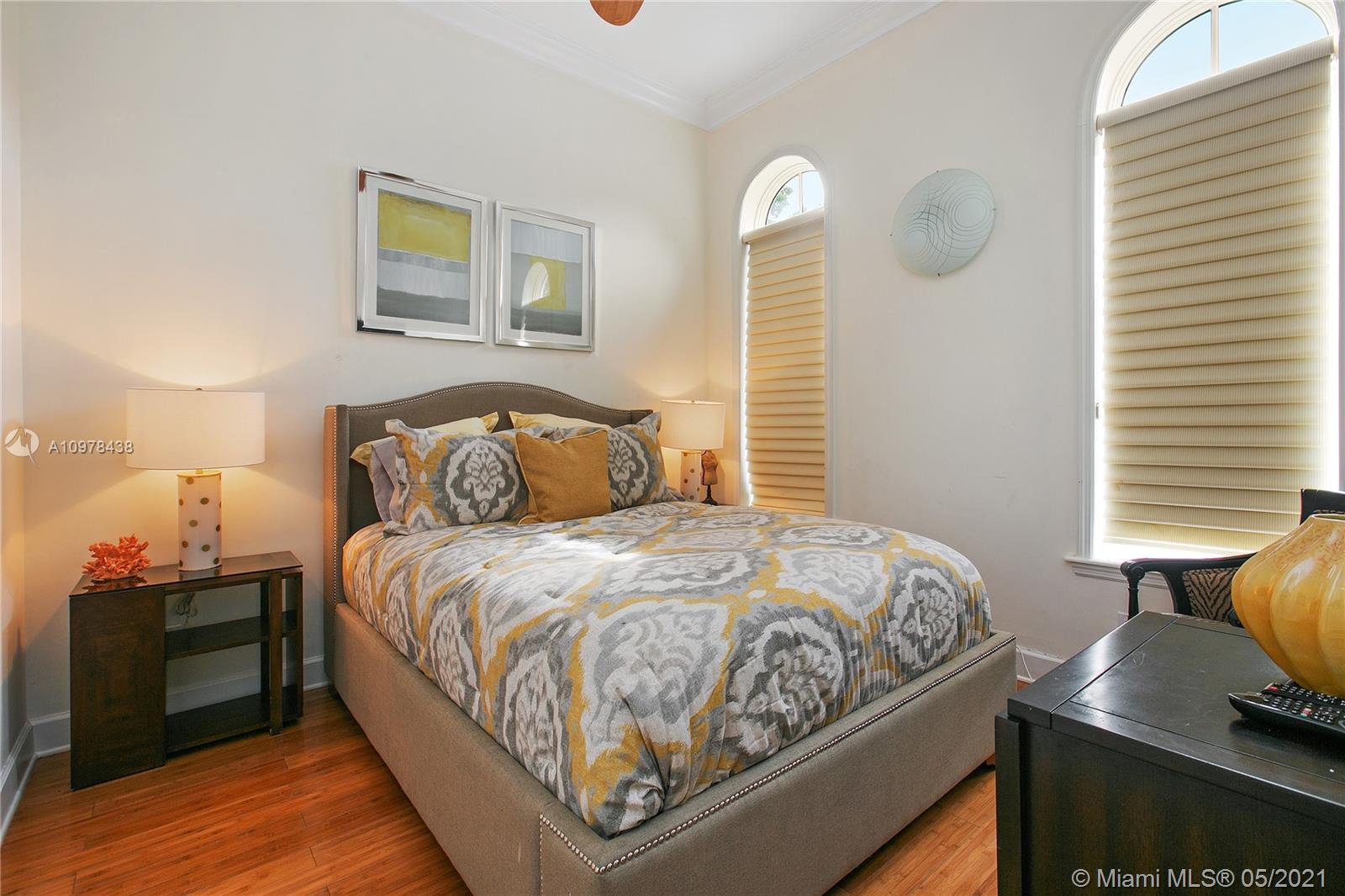 GOLDEN BEACH SEC C - Residential